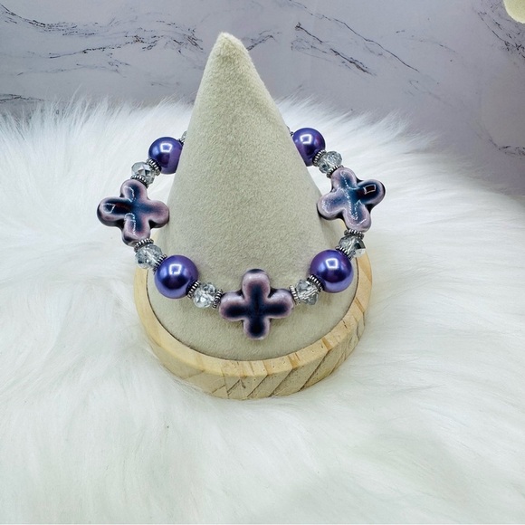 Floral Shaped Stone Beaded Bracelet in Purple Ube - Picture 1 of 5